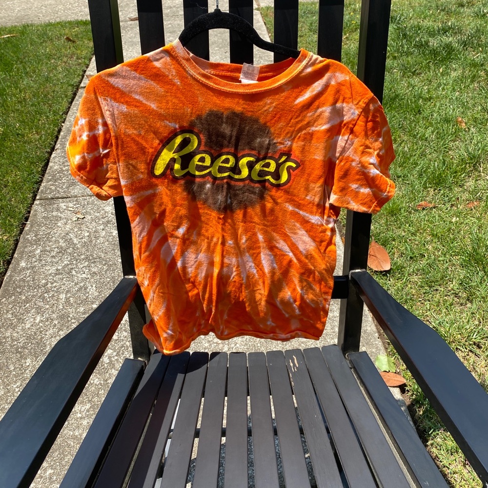 Reese’s tie die shirt